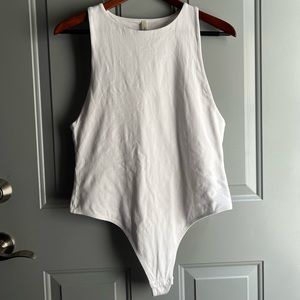 [NWOT] Aritzia - The Group by Babaton: Contour '90s Bodysuit